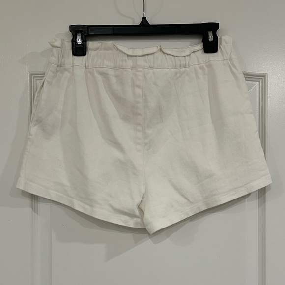 EUC Pink Lily High Waisted Shorts With Pockets - Picture 2 of 6